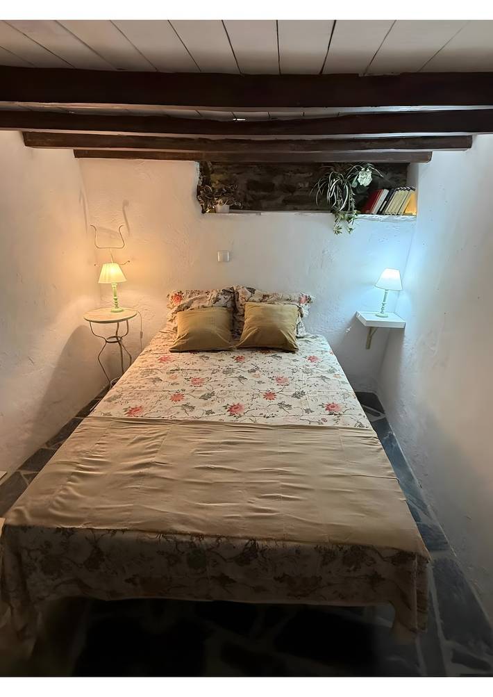 Entire apartment, Apartment 'Casa Tia Anica' with Lake View, Wi-Fi, and Air Conditioning in Praia Fluvial de Monsaraz, Monsaraz