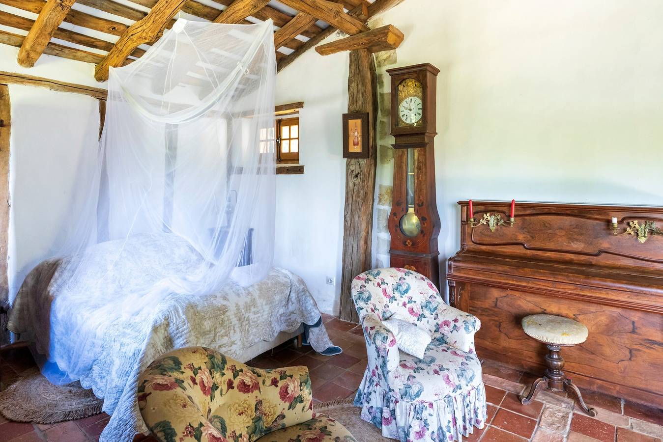 Holiday Home 'Dependance Avec Jacuzzi' with Terrace, Garden and Wi-Fi in Arcangues, Bayonne region