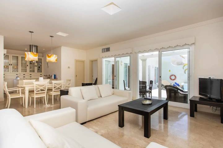 Chalet para 6 personas, con jacuzzi y jardín en Fuerteventura - 4