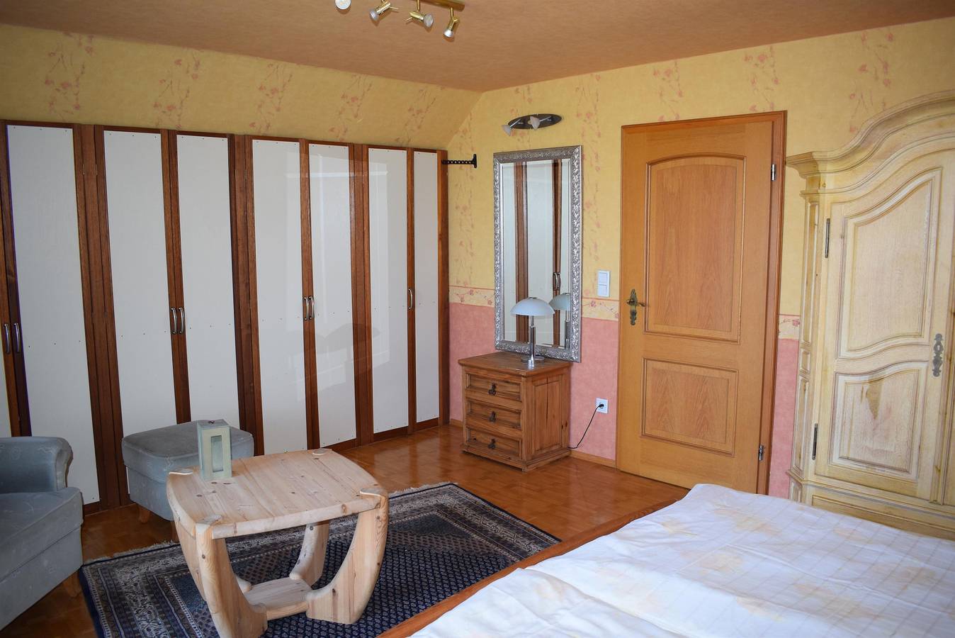 Ganze Ferienwohnung, Zwei-Bett-Wohnung mit Weitblick in Katzwinkel (Sieg), Altenkirchen & Umgebung