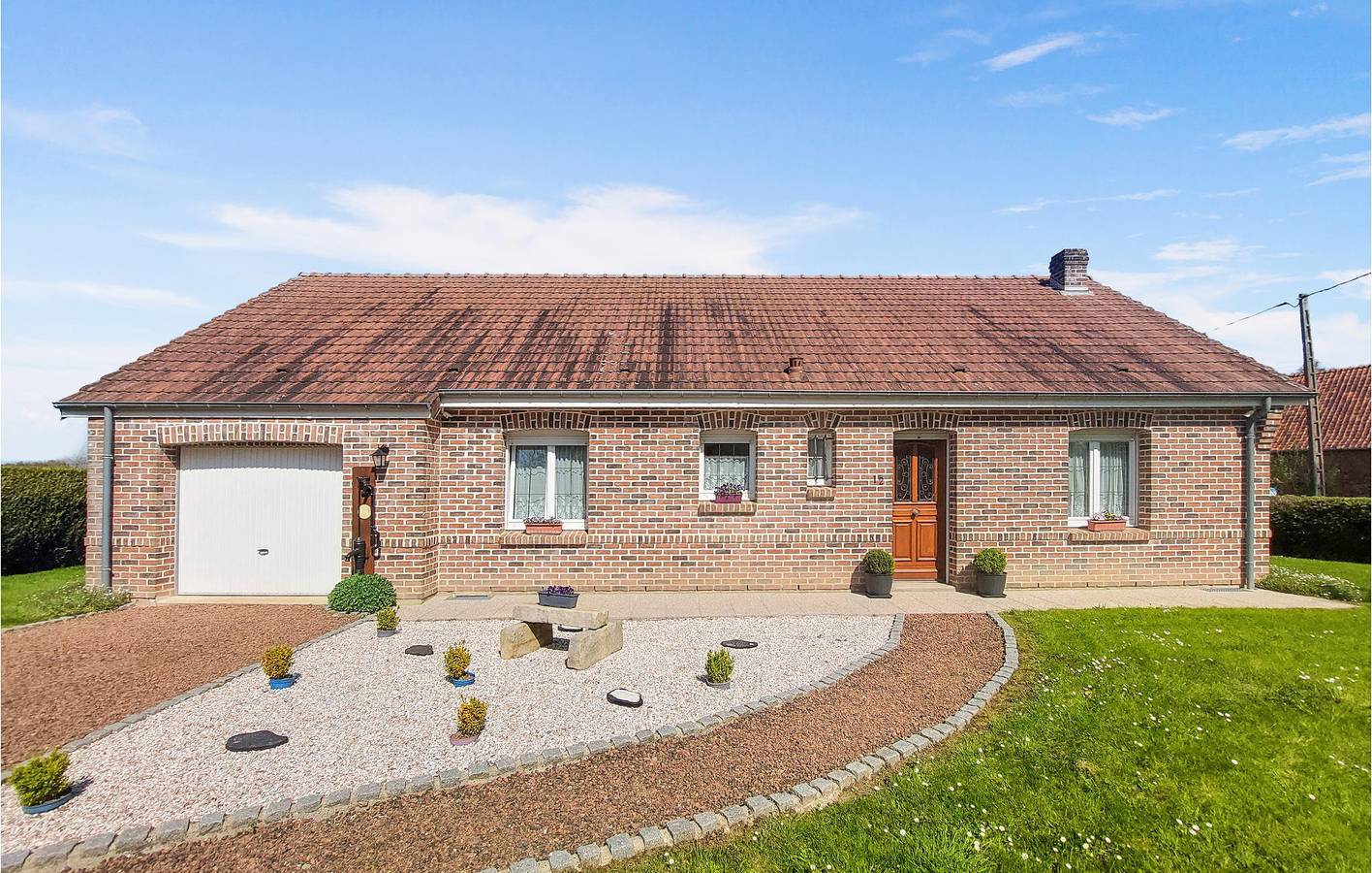 Cozy Garden Apartment 300m from Quœux-Haut-Maînil Center in Quœux-Haut-Maînil, Arras region