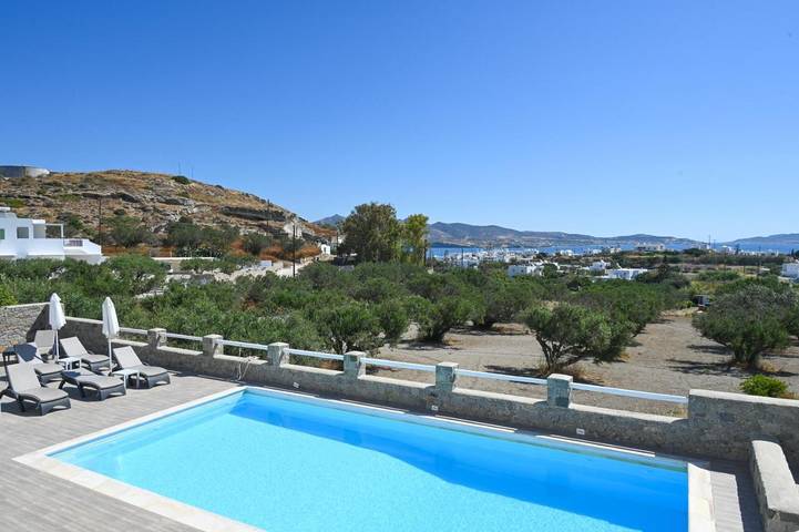 Hôtel pour 2 personnes, avec piscine et jardin ainsi que balcon et vue