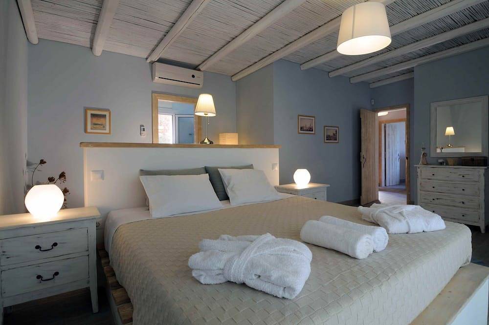 Verträumte Villa am Meer mit beheiztem Pool in Agios Spiridon, Korfu