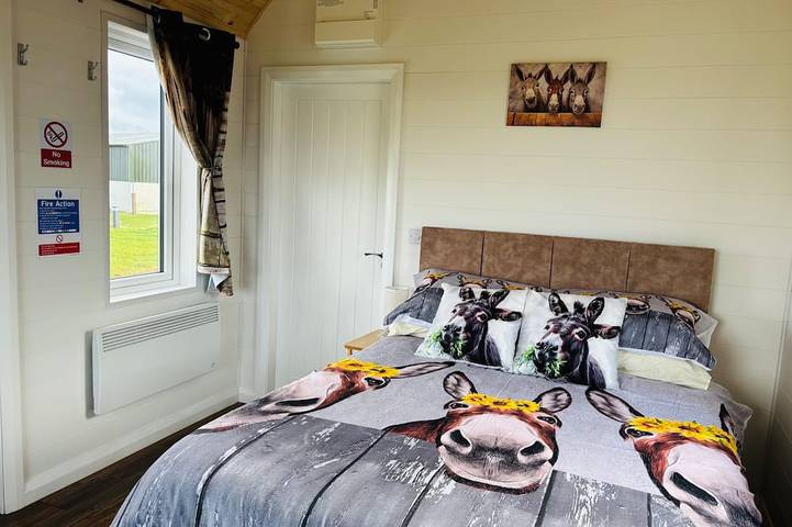 Glamping for 4 people, with garden in County Donegal