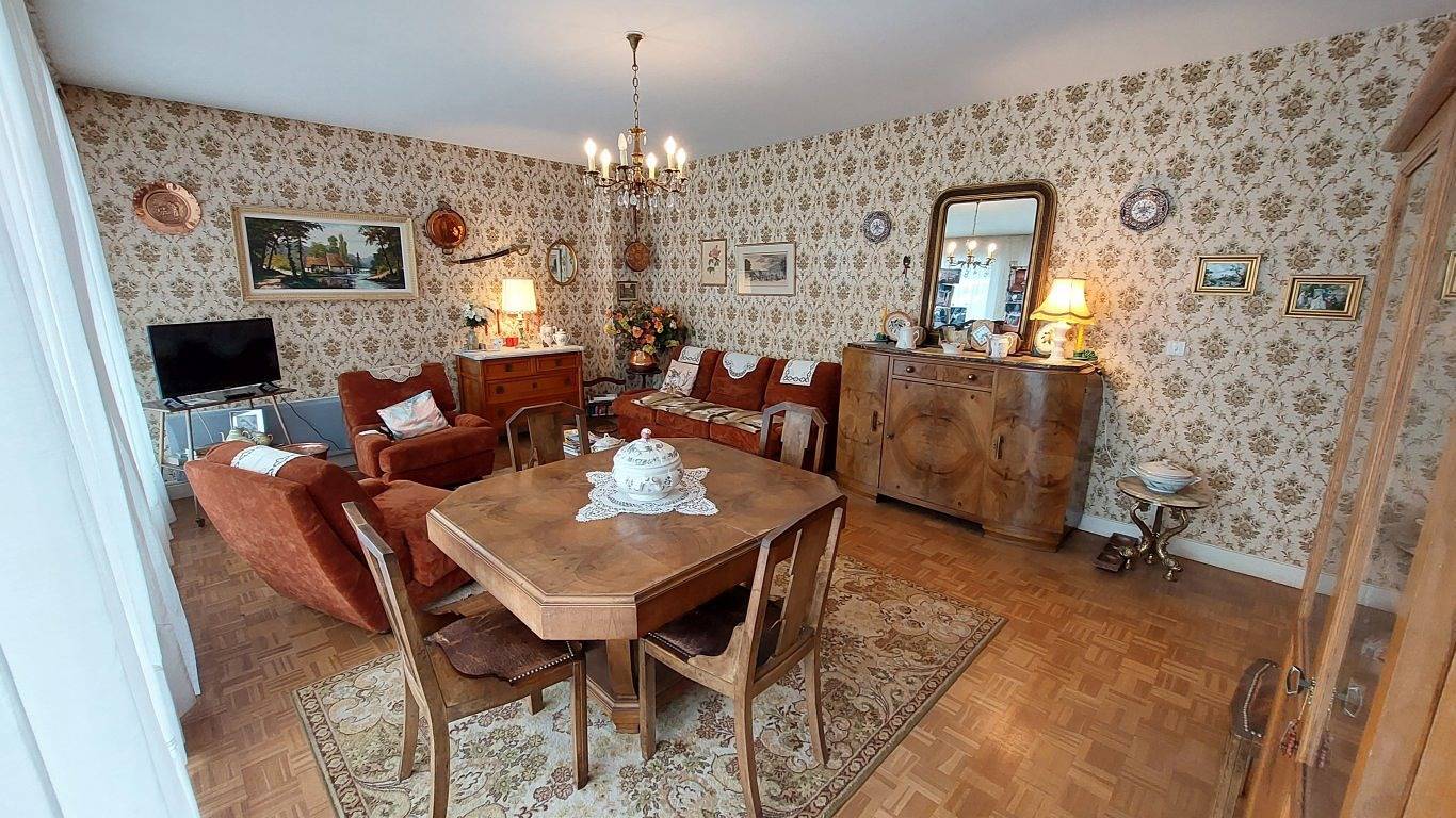 Appartement entier, Appartement avec 2 chambres dans le centre de Mauriac in Massif central