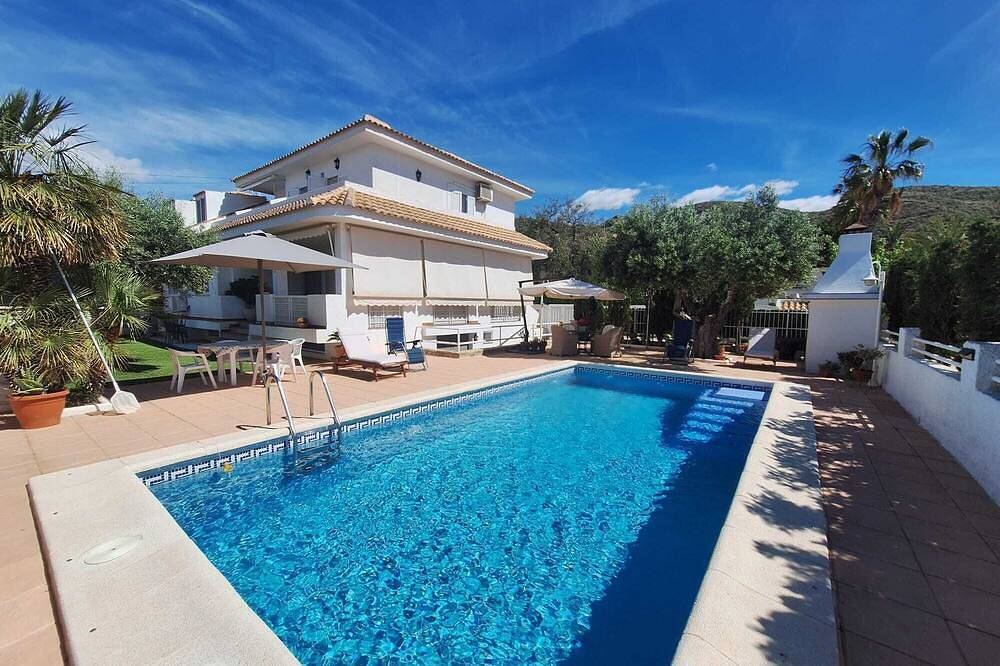 Entire apartment, Second floor apartment with pool, 2 minutes from the beach. in Cartagena, Costa Cálida