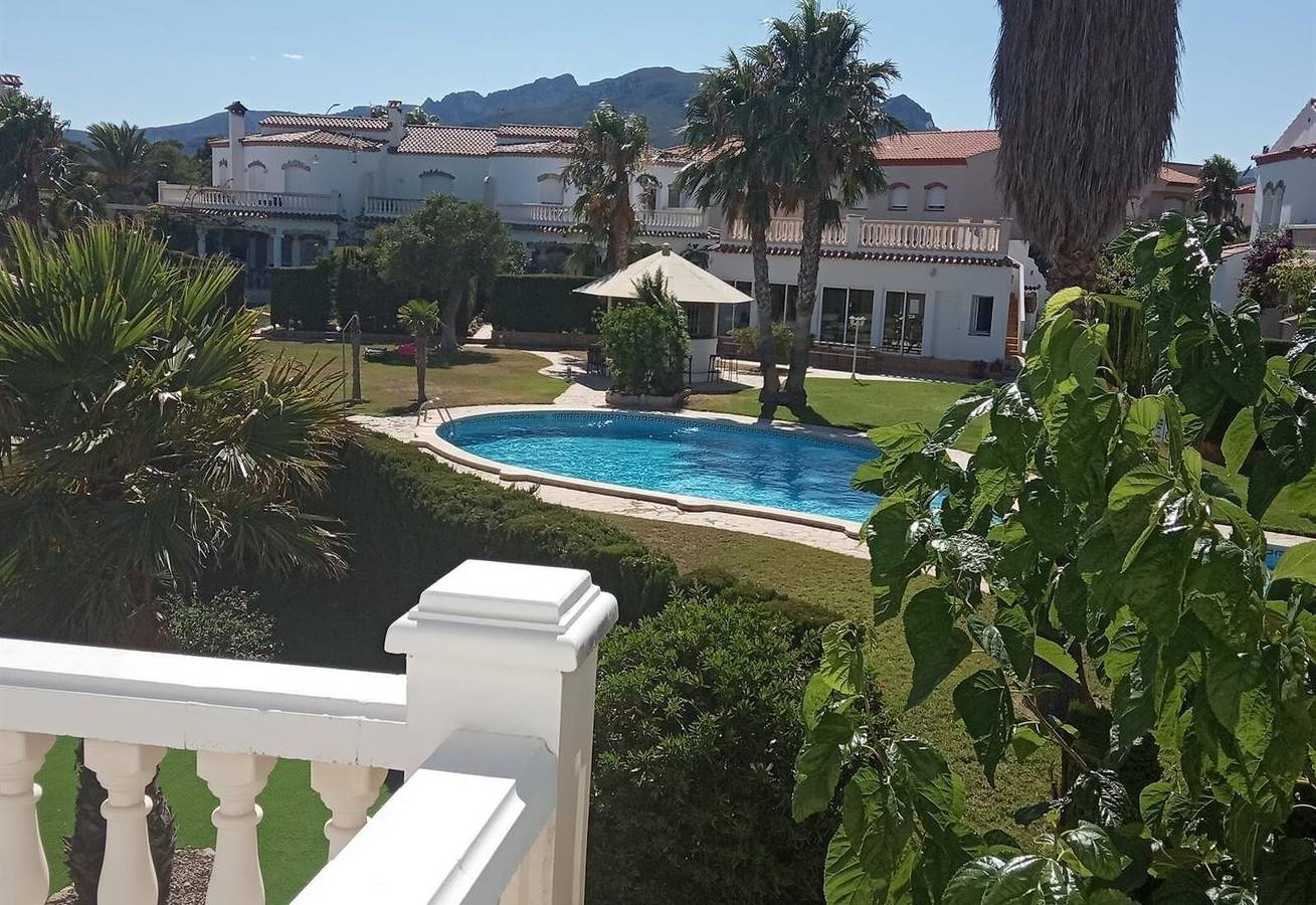 Villa 'Casa Luzia' con vistas al mar y a la montaña y piscina compartida in Montroig, Costa Dorada