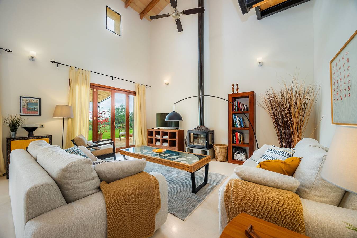 Villa 'Son Fred Campos' with Mountain View, Private Pool and Wi-Fi in Campos, South Majorca