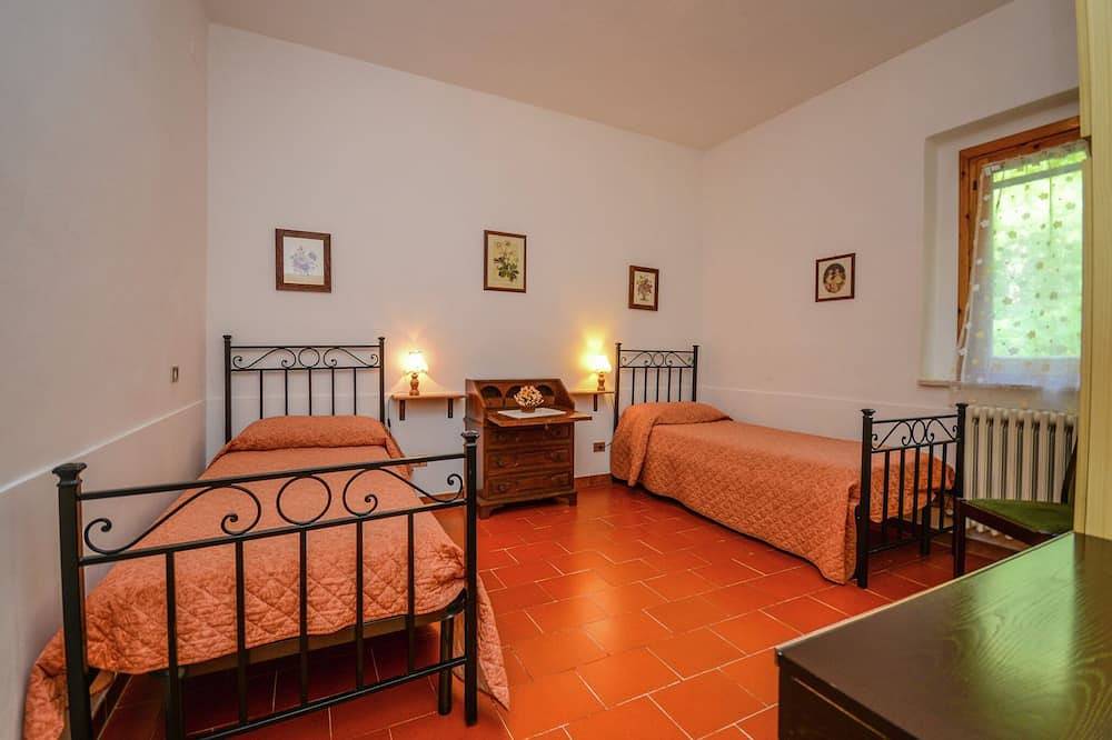 Holiday Home in Umbria near Lake Trasimeno in Magione, Lake Trasimeno