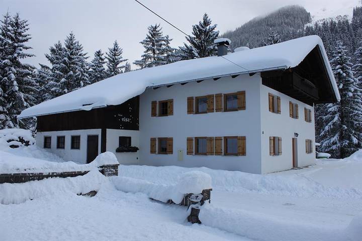 Gîte pour 18 personnes, avec vue et jardin, animaux acceptés à Holzgau - 2