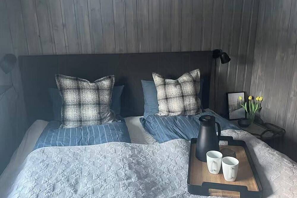 Renovierte Hütte mit hohen Decken und Blick auf die Natur in Evje og Hornnes