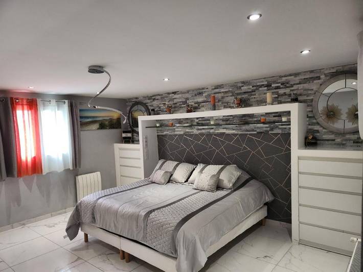 Location de vacances pour 12 personnes, avec piscine et jardin à Sarcelles - 4