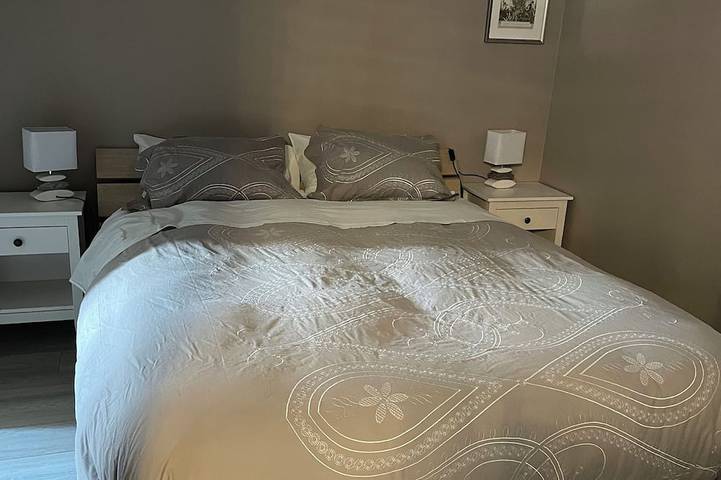 Appartement entier, **** hyper-centre Epernay Penthouse (43sm) 1bd Appartement avec ascenseur, laveuse in Épernay, Marne