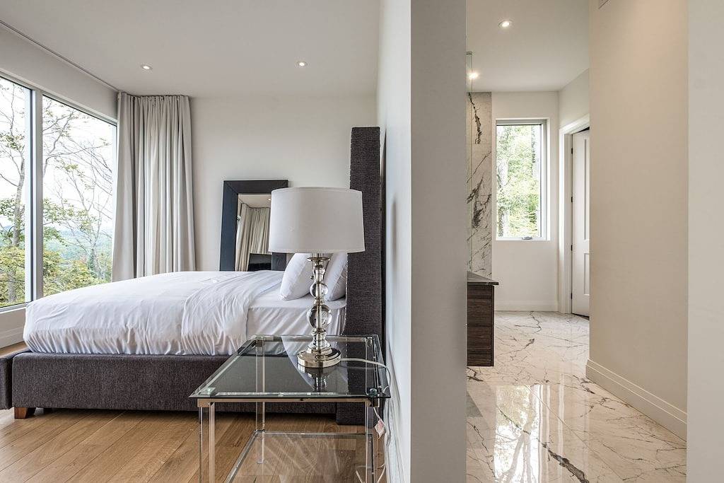 Villa Summit | Movie Theater | Game room | Views | Hot Tub & Sauna | Tremblant Living in La Conception, Québec