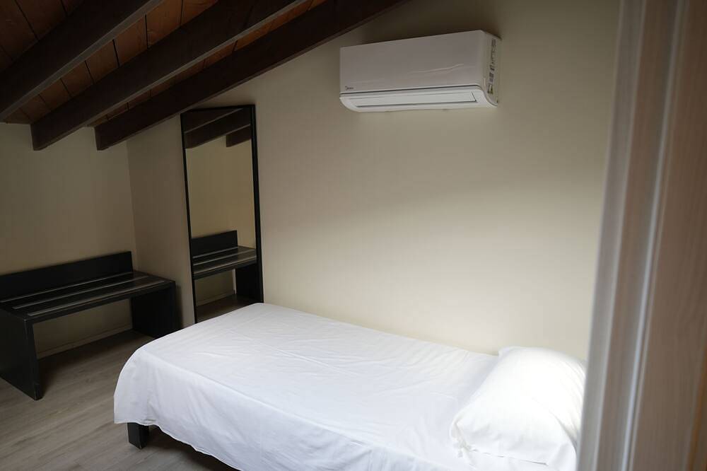 Viscuso House At Castle No. 2 in Aci Castello (Borgo), Aci Castello