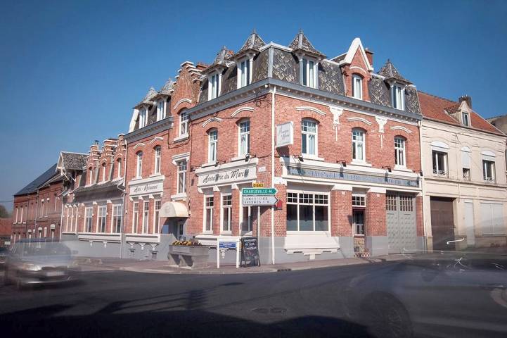 Hôtel pour 2 personnes, avec terrasse dans Le Cateau-Cambrésis