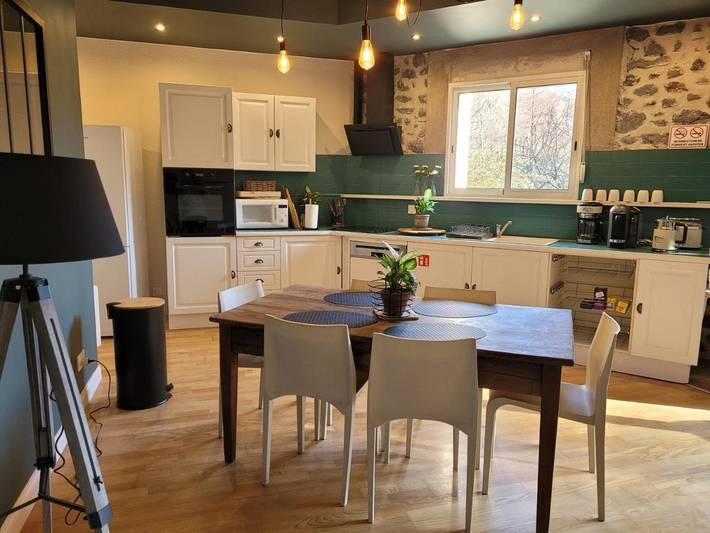 Gîte pour 6 personnes, avec jardin et vue ainsi que sauna et piscine à Rochessauve - 4