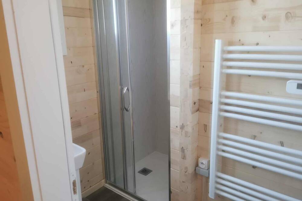 New 4P ski in ski out chalet St Léger les Mélèzes in Saint-Léger-les-Mélèzes, Écrins National Park