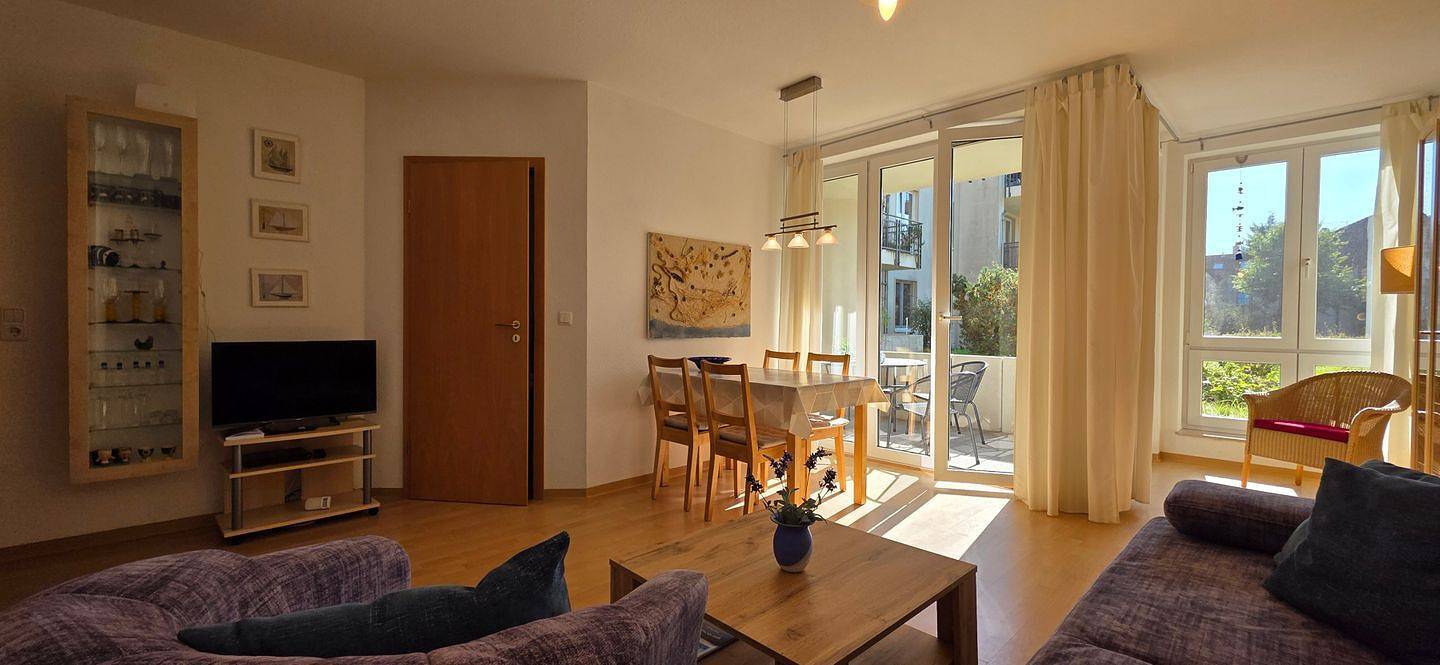 Apartamento entero, Moderne Ferienwohnung "Wellenkieker" mit Balkon und Parkplatz in Graal-Müritz in Graal-Müritz, Rostock y sus alrededores