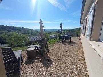 Gîte pour 4 personnes, avec jardin et vue à Cublac