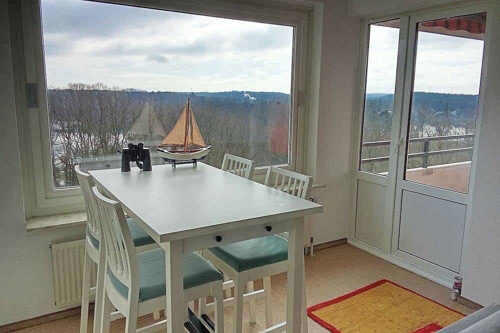 Ganze Wohnung, Seeblick Apartment, 2 gratis Fahrräder, Tierfreundlich u. neben der Schwimmhalle in Plön (Stadt), Südliche Ostseeküste
