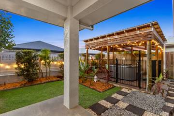 Holiday Home for 8 People in Trinity Beach, Cairns, Photo 1
