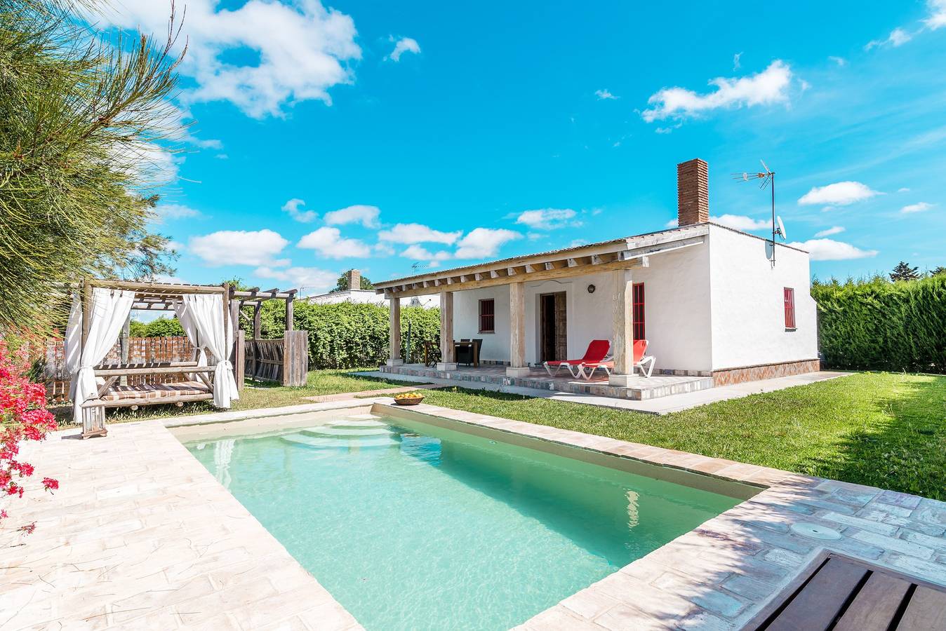 Holiday Home 'El Acebuche' with Private Pool, Terrace & Wi-Fi in Playa El Palmar, Vejer de la Frontera