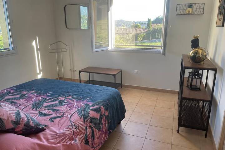 Location de vacances pour 5 personnes, avec jardin et terrasse à Carros - 3