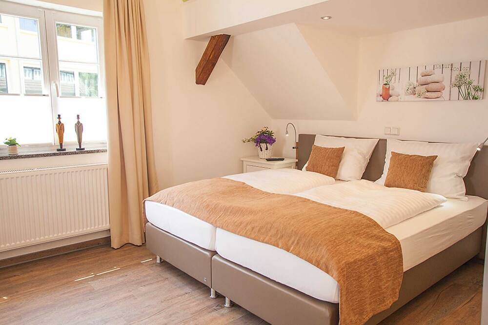 Entire apartment, Appartement Bocksberg - City-appartements Am Wall in Goslar, Harzvorland