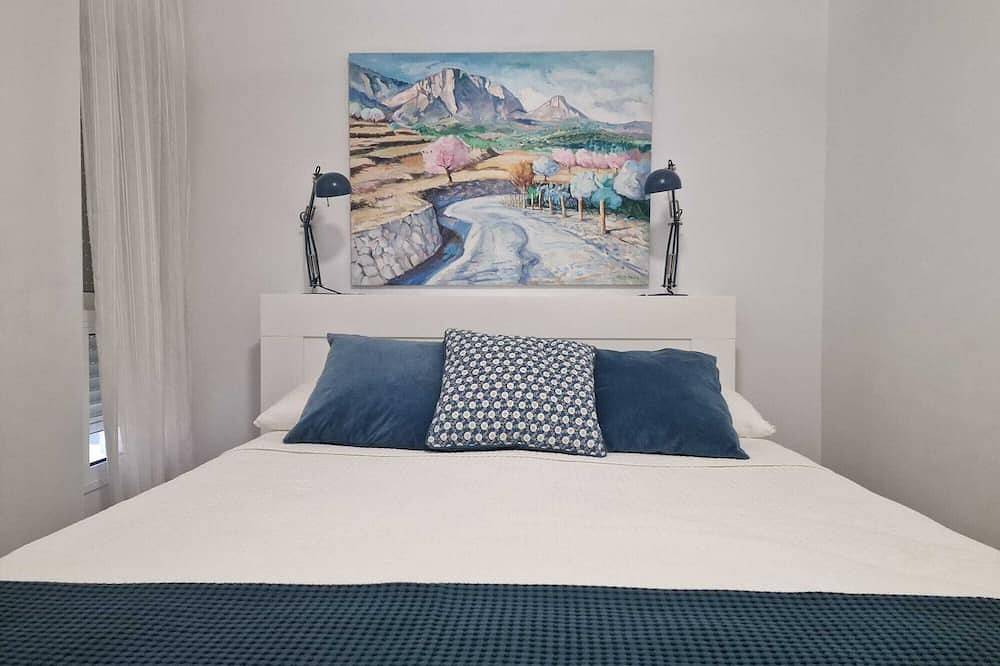 Apartamento entero, Apartment with Jacuzzi and Art in El Castell de Guadalest, Provincia de Alicante