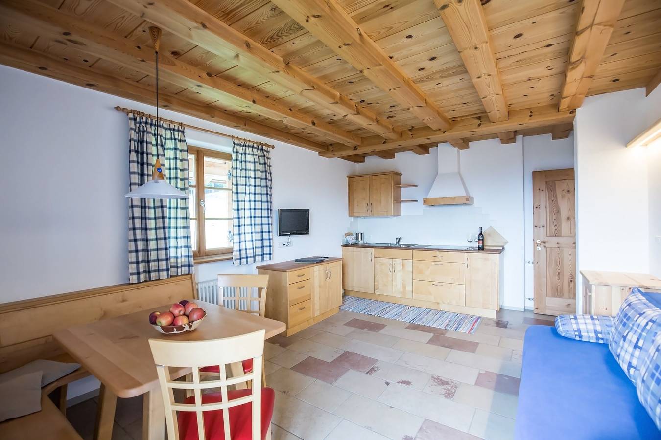 Entire apartment, Apartment 'Malouka' with Mountain View, Shared Terrace and Wi-Fi in Oberbozen, Ritten