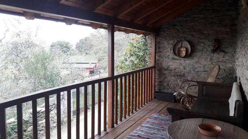 Casa rural para 8 personas, con balcón en El Bierzo