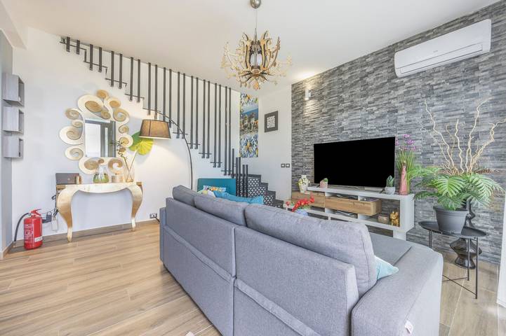 Villa 'Villetta Uliveto' with Private Garden, Wi-Fi and Air Conditioning in Acquedolci, Monti Nebrodi