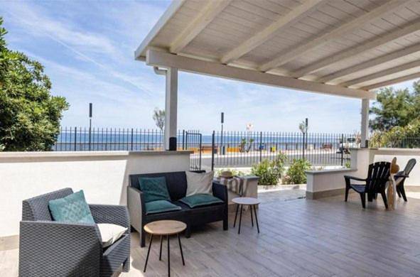 Casa vacanza per 6 persone, con Balcone e Terrazza nonché Giardino e Panorama a Sferracavallo