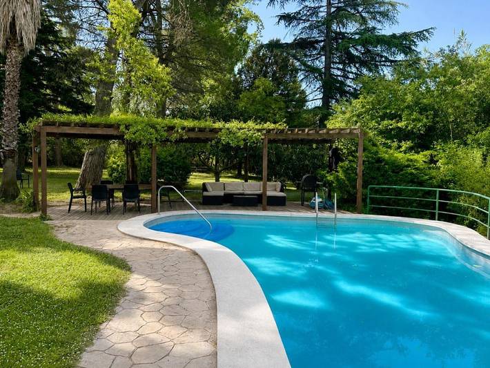 Chalet para 9 personas, con Balcón y Terraza además de Jardín y Piscina en Valles Occidental