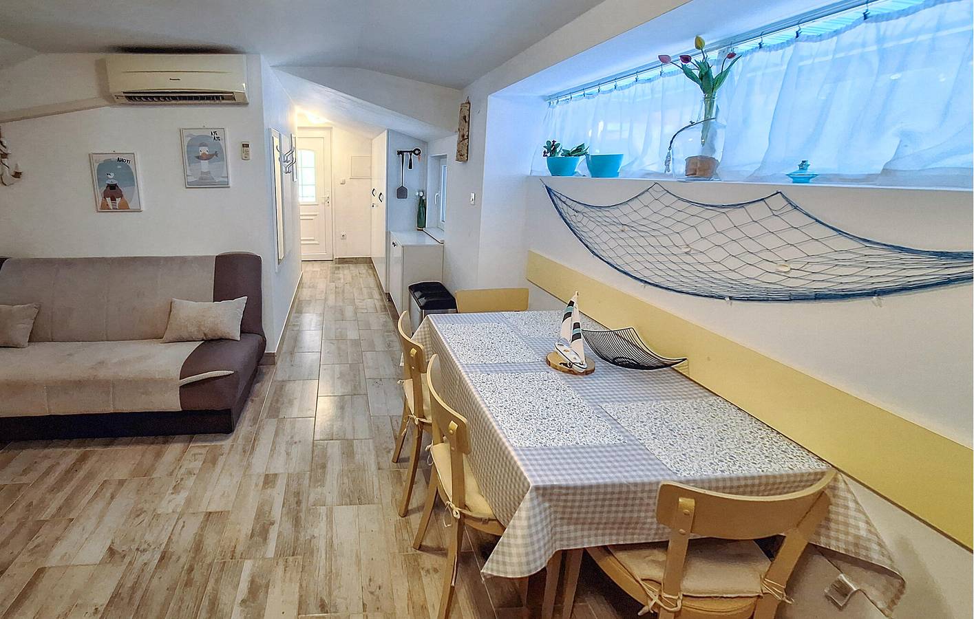 Ferienhaus für 4 Personen mit Terrasse in Risika, Krk