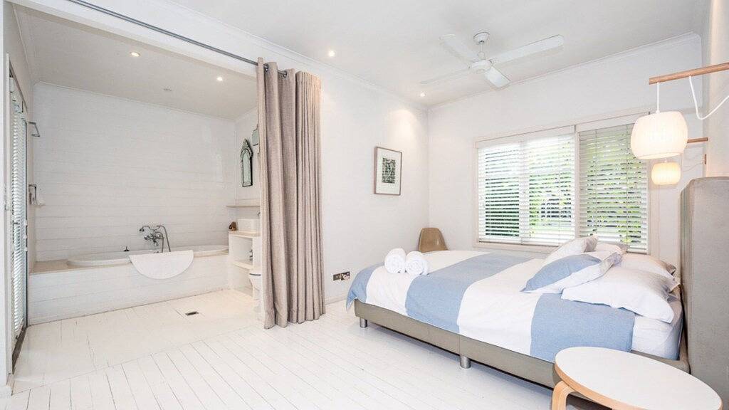 Pearl Beach House by Holidayco. in Pearl Beach, New South Wales