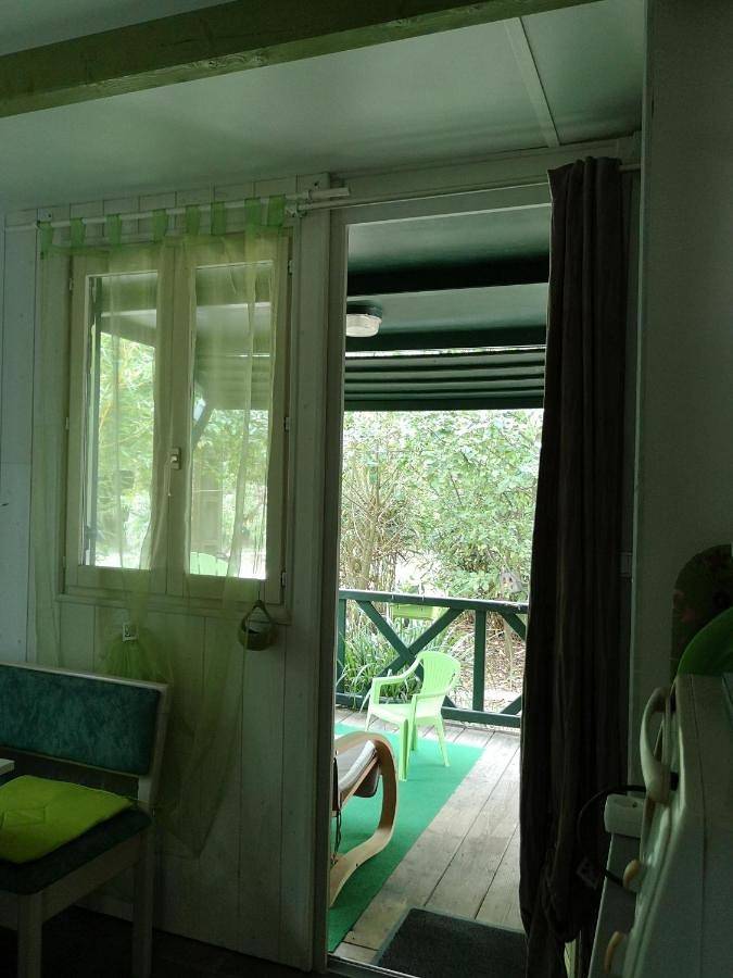 Location de vacances pour 3 personnes, avec Terrasse ainsi que Jardin et Vue à Argentré-du-Plessis