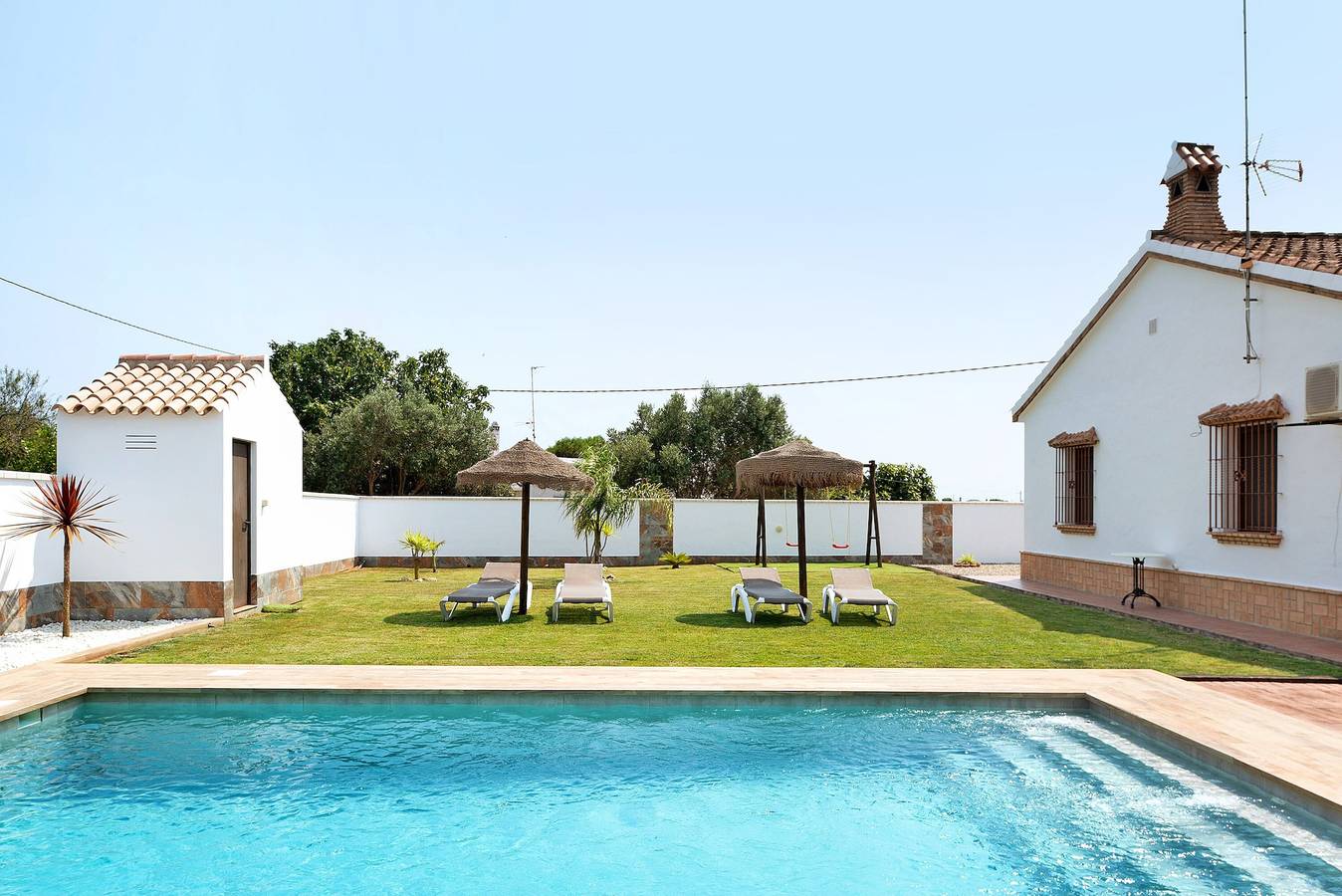 Casa de vacaciones 'Sonia Y Nuria' con piscina privada, Wi-Fi y aire acondicionado in Conil de la Frontera, Costa de la Luz