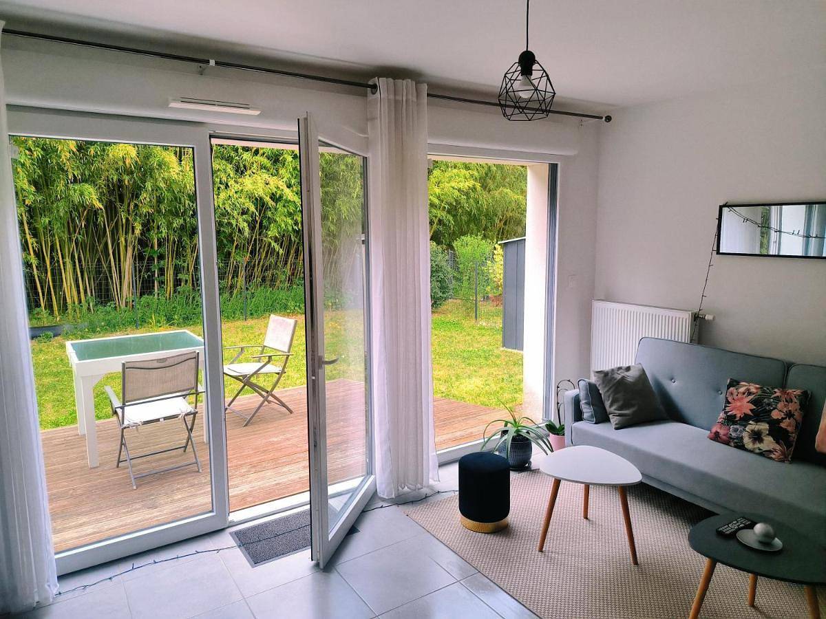 Appartement entier, One-Bedroom Apartment in Villenave-d'Ornon, Région de Bordeaux