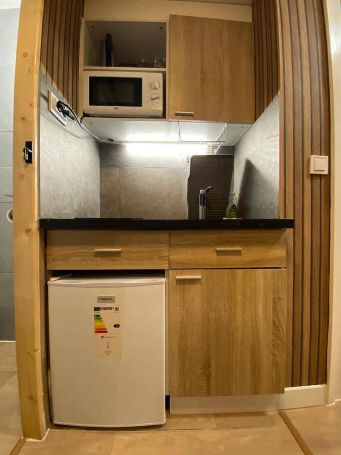 Appartement entier, Studio with Balcony in Saint-Julien-en-Genevois, Région de Saint-Julien-en-Genevois