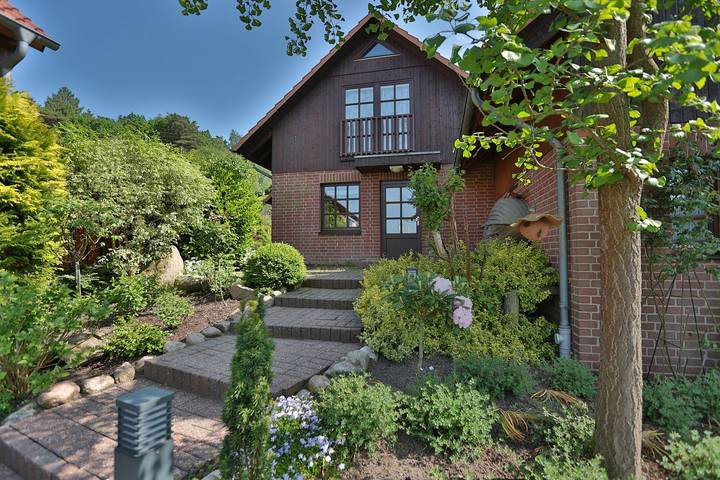 Ferienhaus für 4 Personen, mit Balkon und Terrasse sowie Garten in Klingberg