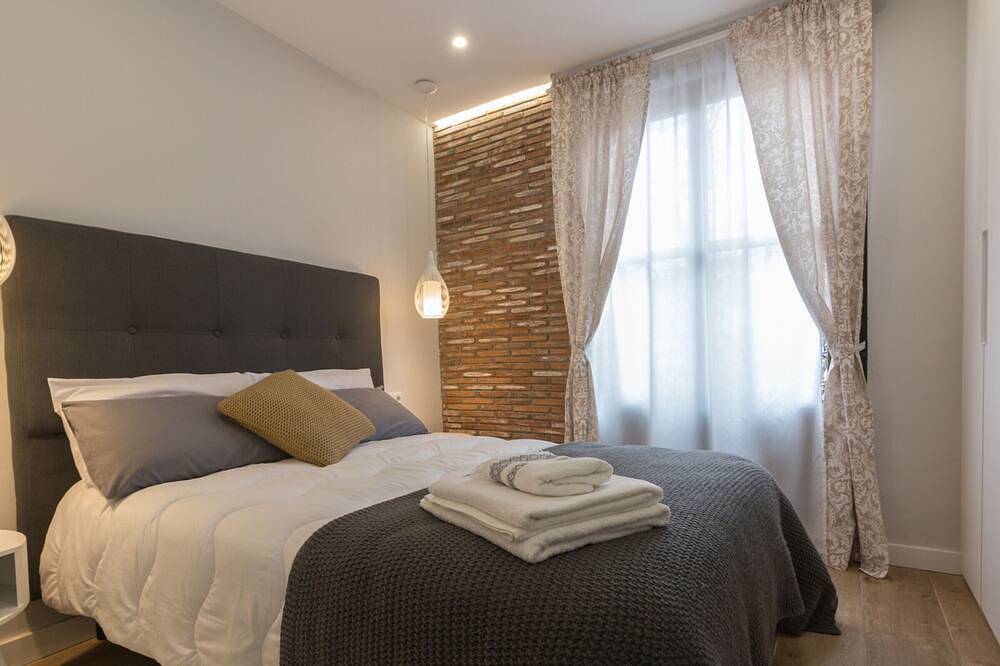 Entire apartment, Beautiful renovated apartment in central Logroño with Wifi in Logroño, La Rioja Province