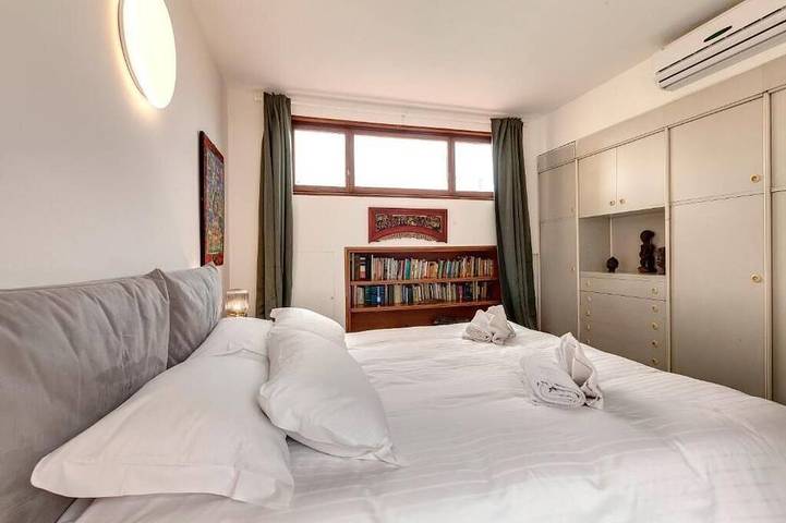 Apartamento entero, Spacious 5-bedroom apartment in charming Firenze with Ac in Florencia, Provincia de Firenze