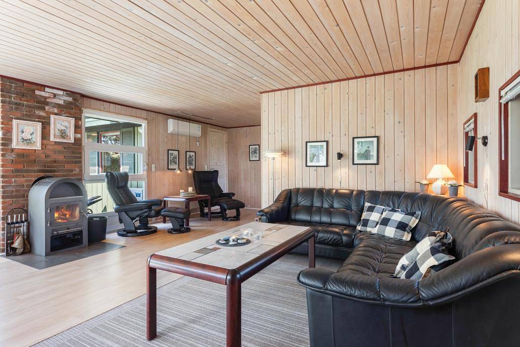 Gemütliches Ferienhaus mit teils eingezäuntem Grundstück in Bjerregård, Holmsland Klit