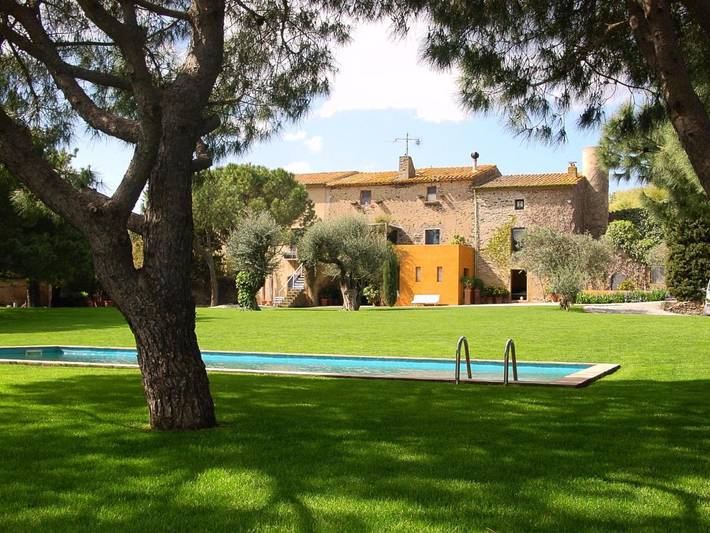 Hôtel pour 4 personnes, avec Jacuzzi et Terrasse ainsi que Jardin et Piscine à Espolla