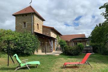 Gîte pour 6 personnes, avec terrasse et jardin dans La Vineuse sur Fregande