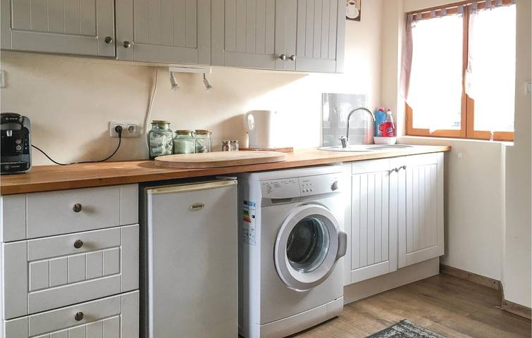 Retraite avec bain à remous, kitchenette et plus encore ! in Fougerolles-du-Plessis, Mayenne