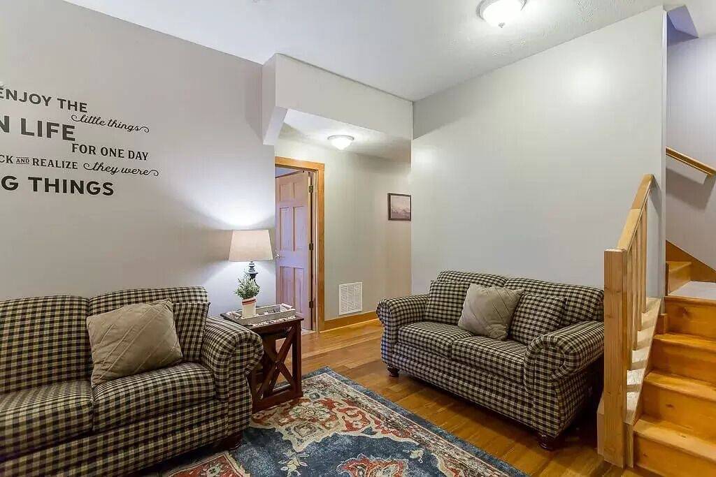 Unique Massanutten Lodge, Hot Tub, Game Room w/foosball and Gorgeous Views!! in Massanutten, Blue Ridge Mountains