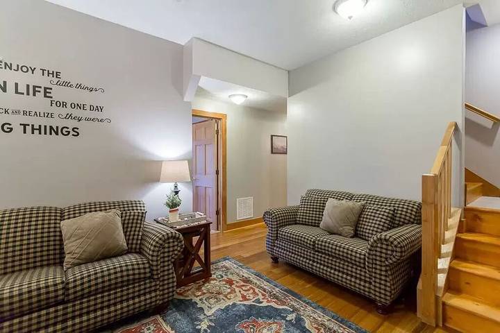 Lodge für 12 Personen, mit Pool und Whirlpool - 1